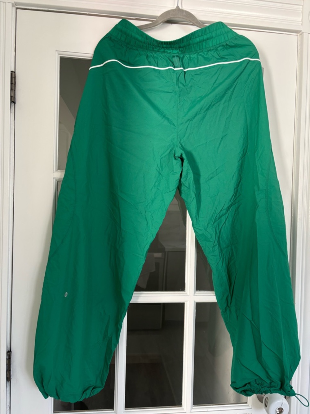 lululemon athletica License to train lightweight track pants in Cascade green - Picture 2 of 2